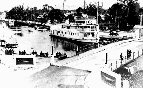 Early 1900s New River waterfront in Fort Lauderdale